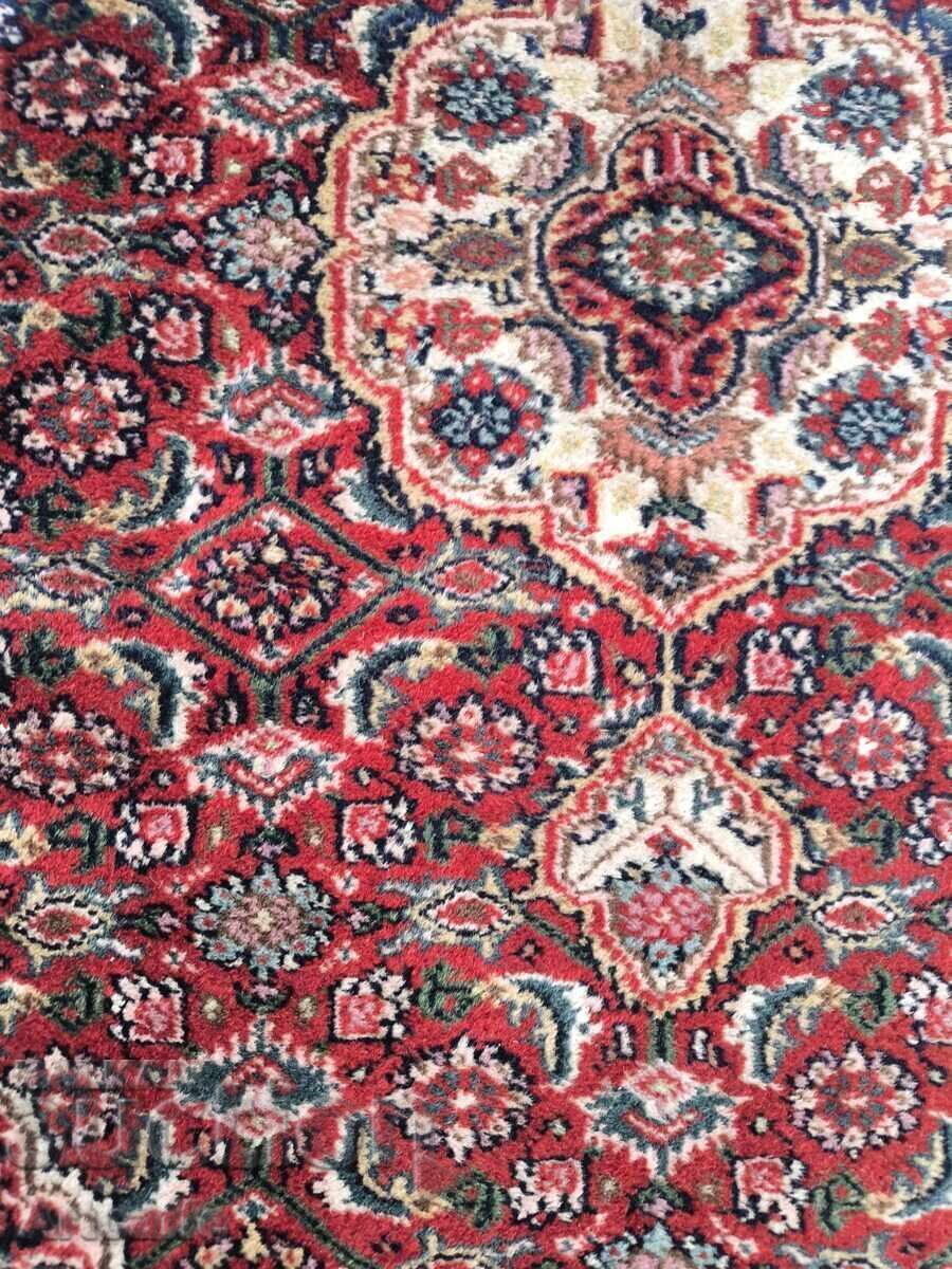 Licitație Covor oriental tip pasarelă