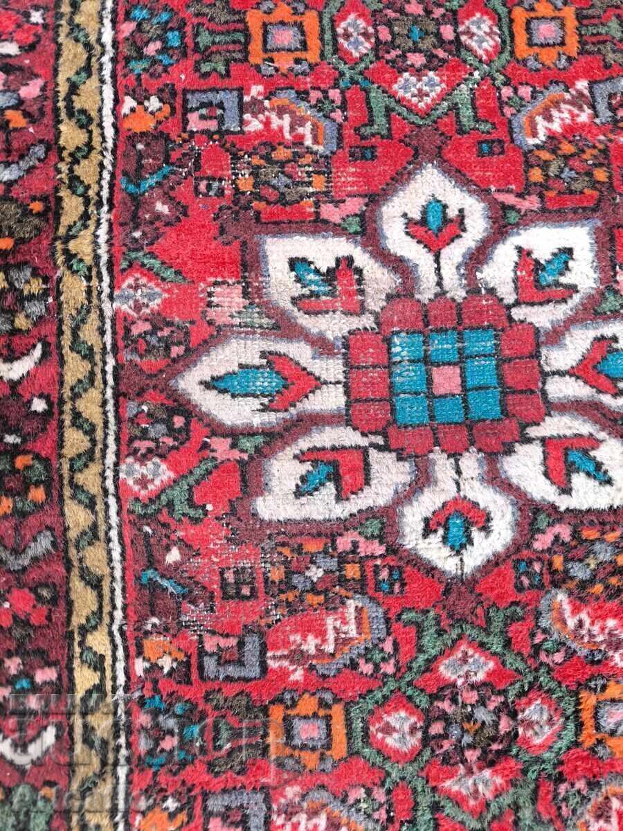 Auction Oriental rug runner Auction Oriental rug runner