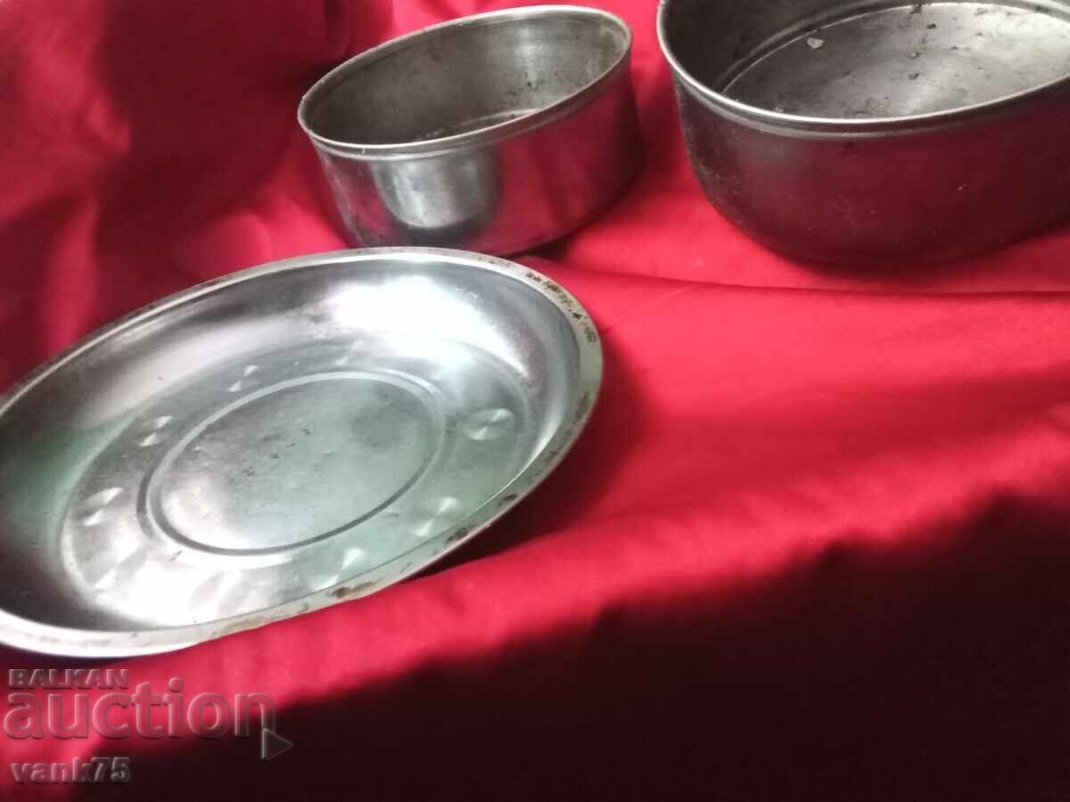 Farfurie și două boluri