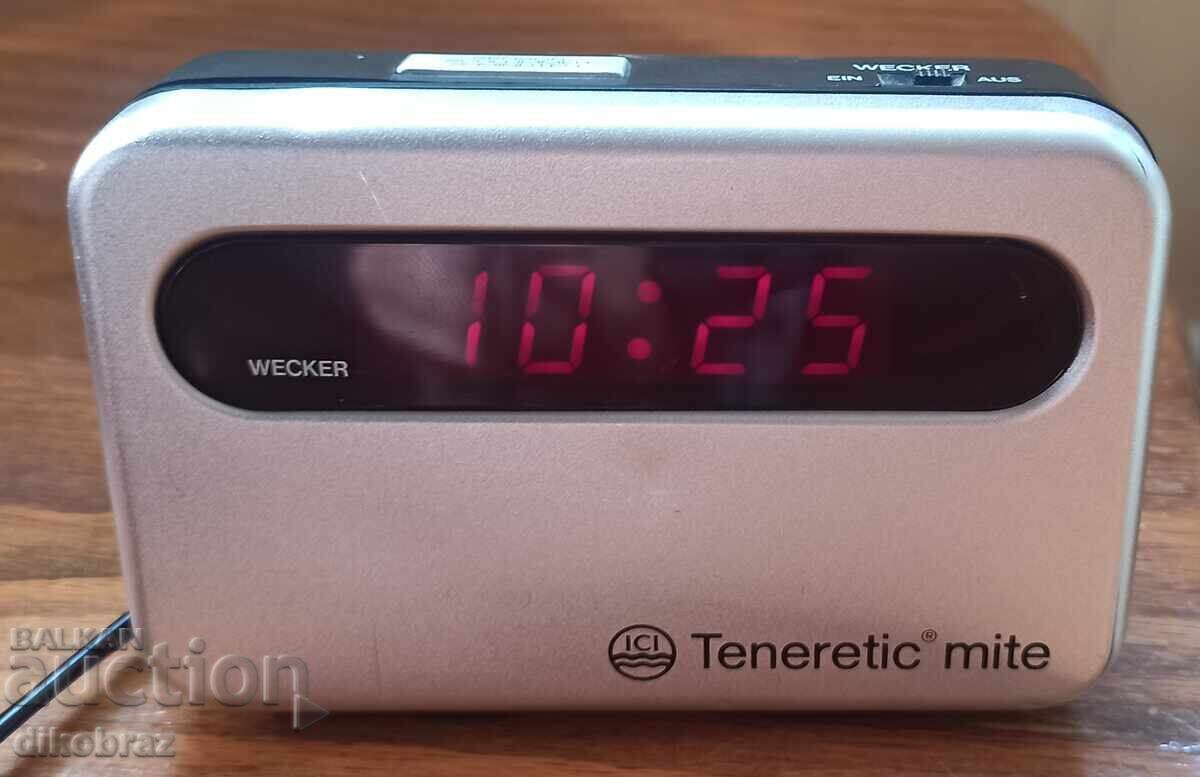 LED ЧАСОВНИК + БУДИЛНИК - за едно €вро LED ЧАСОВНИК + БУДИЛНИК - за едно €вро