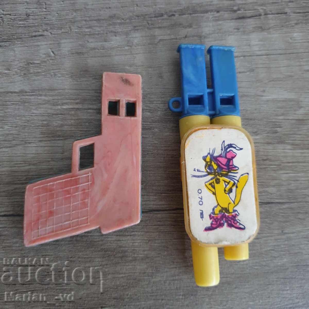 Две стари свирки с цена 15.00 лв. | € 7.67 Две стари свирки с цена 15.00 лв. | € 7.67