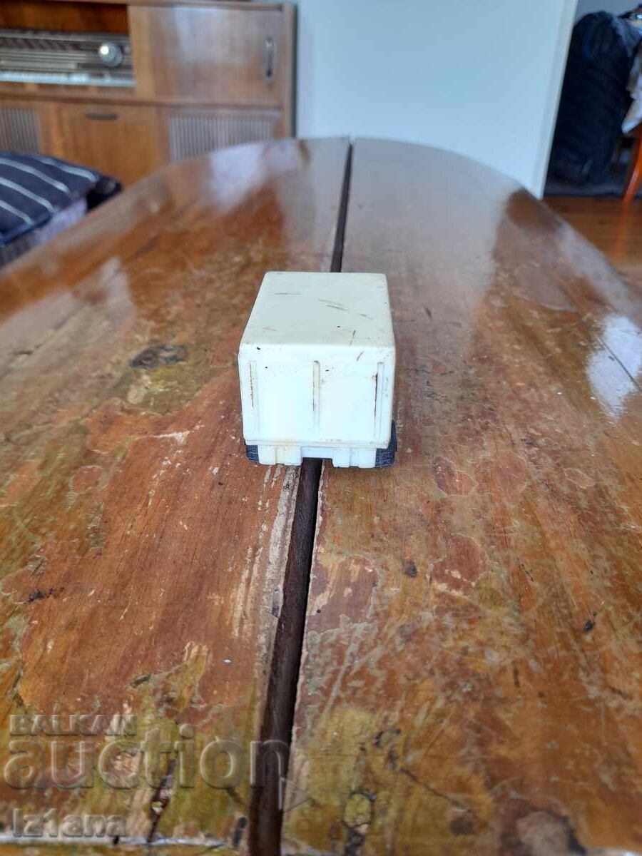 Licitație Vechi camion MIR Licitație Vechi camion MIR