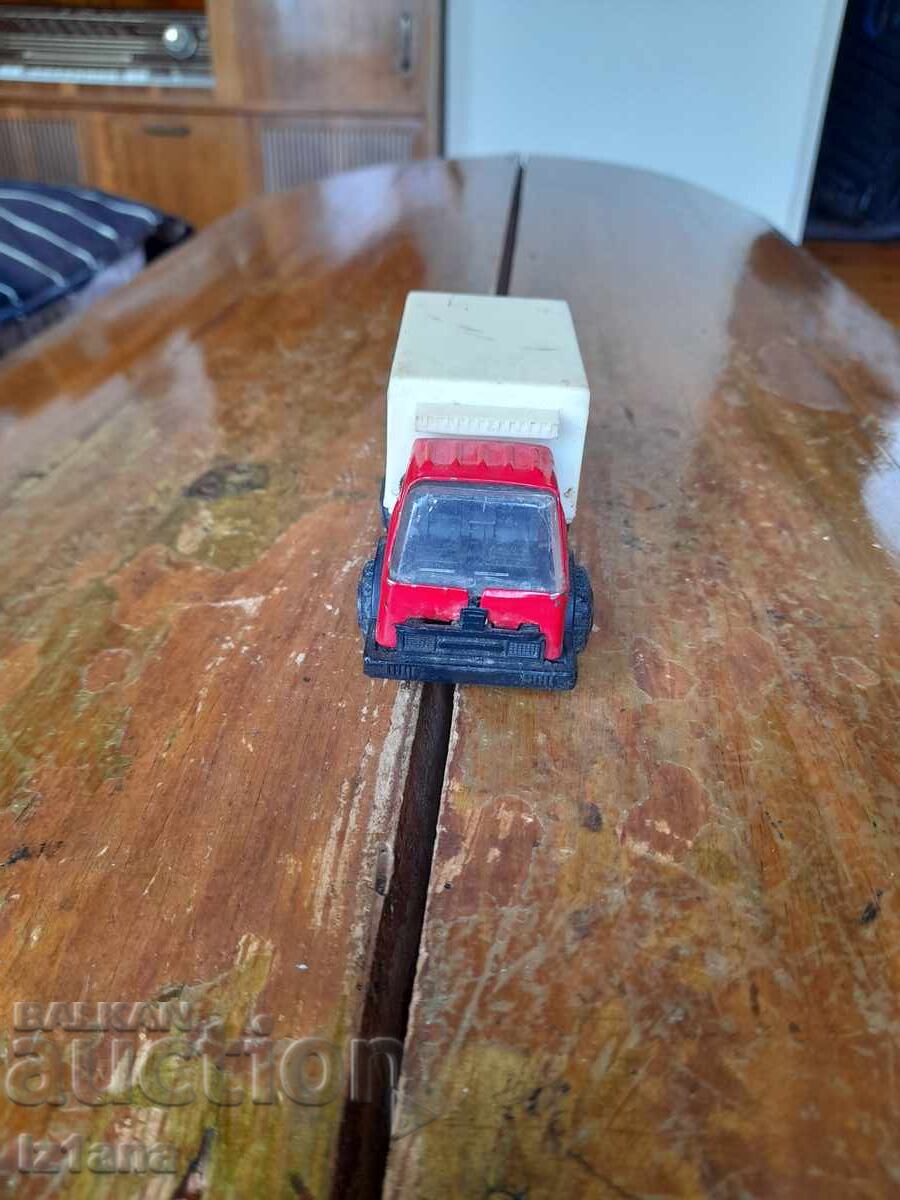 Vechi camion MIR Vechi camion MIR