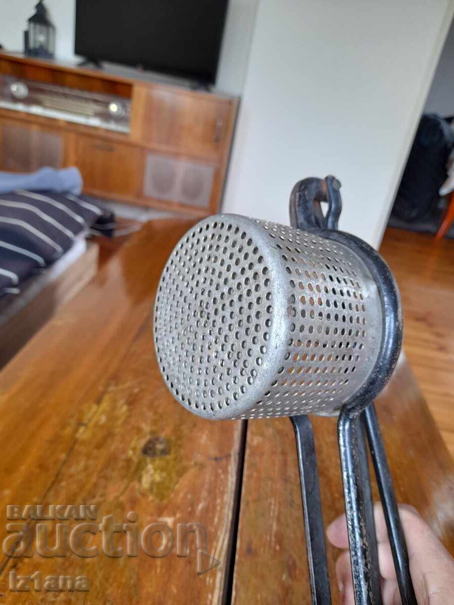 Old potato press with price 37.00 BGN | € 18.92 Old potato press with price 37.00 BGN | € 18.92