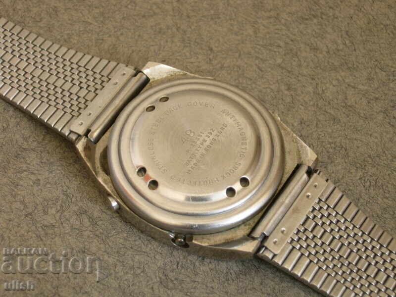 Delivery of Piratron LCD world time digital quartz watch 1983