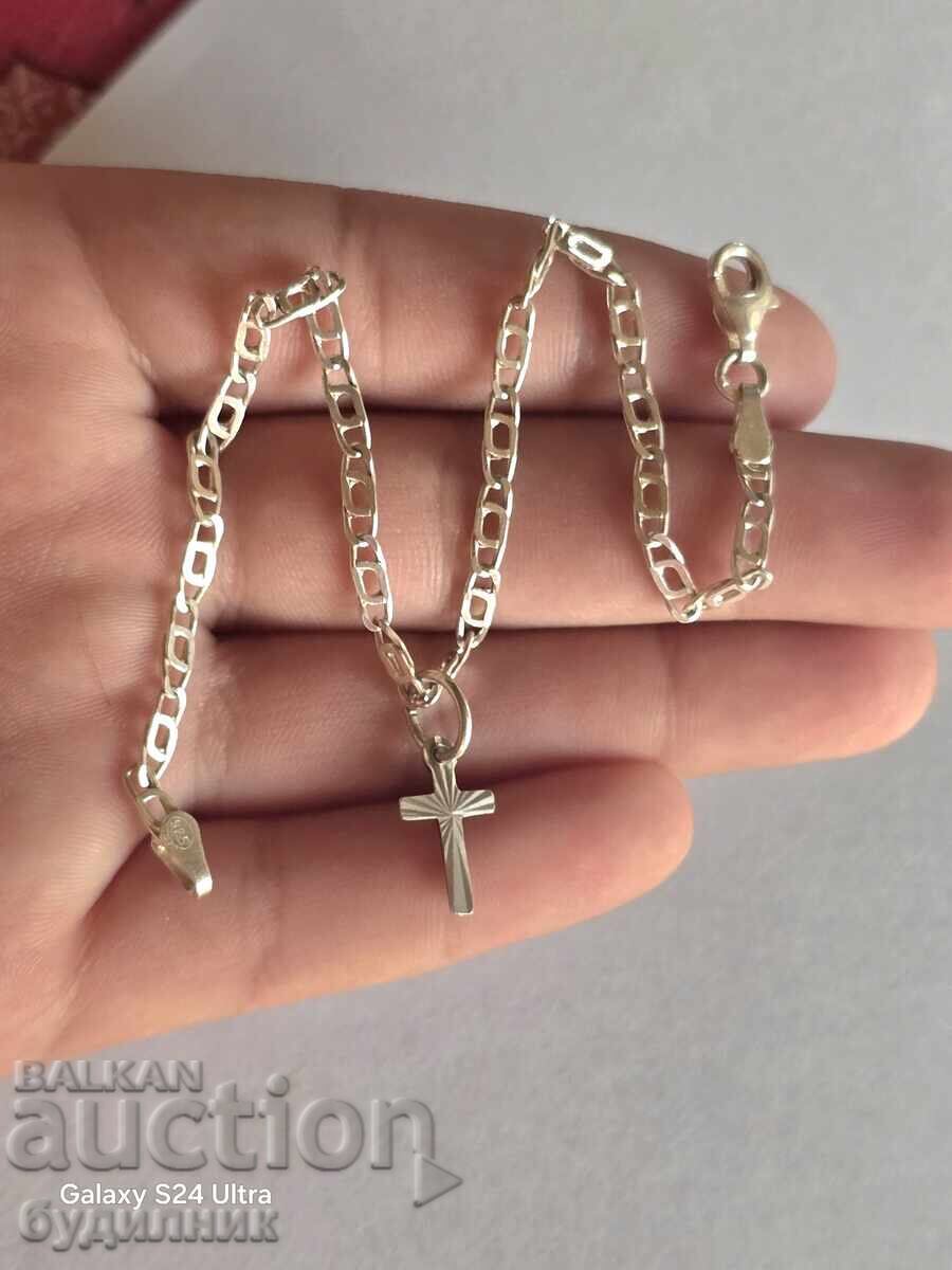 Silver bracelet. 19cm. I'm listing over 100 auctions. Take a look