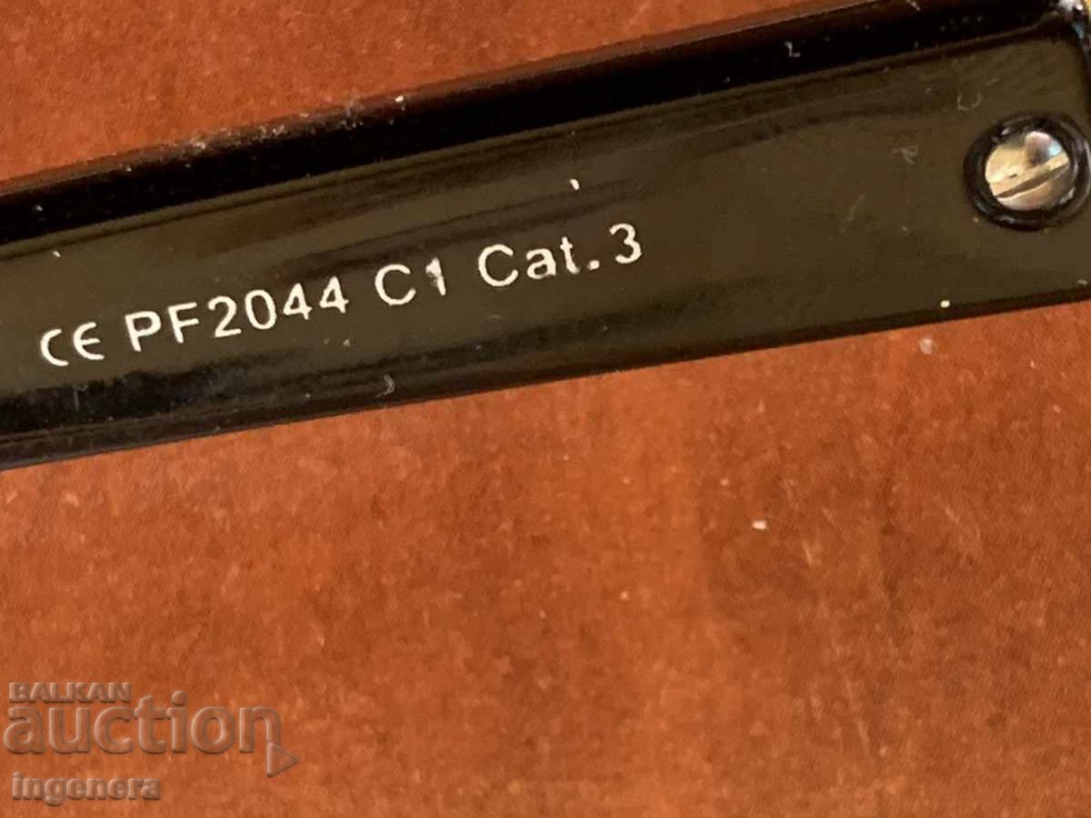 Delivery of SUNGLASSES