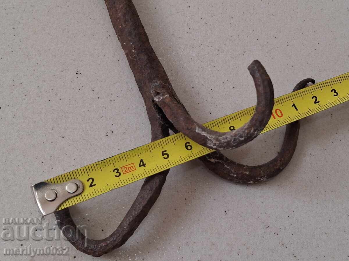 Livrarea Cârlig forjat vechi, cârlig triplu