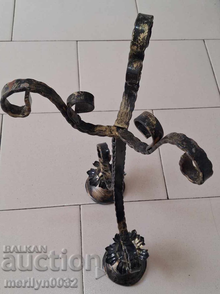 Delivery of Old wrought iron candlestick lamp