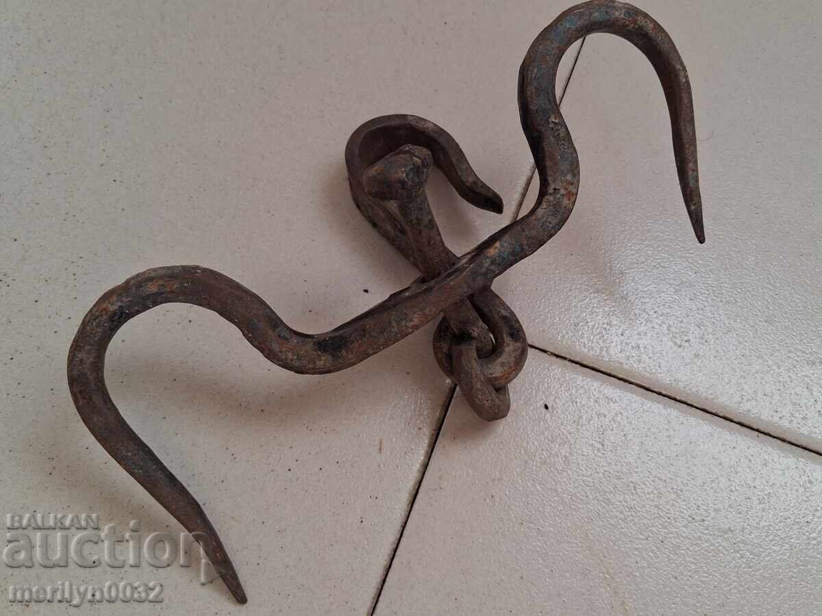 Δημοπρασία Αρχαία σφυρήλατη γάντζος για κρέμασμα διπλό γάντζο