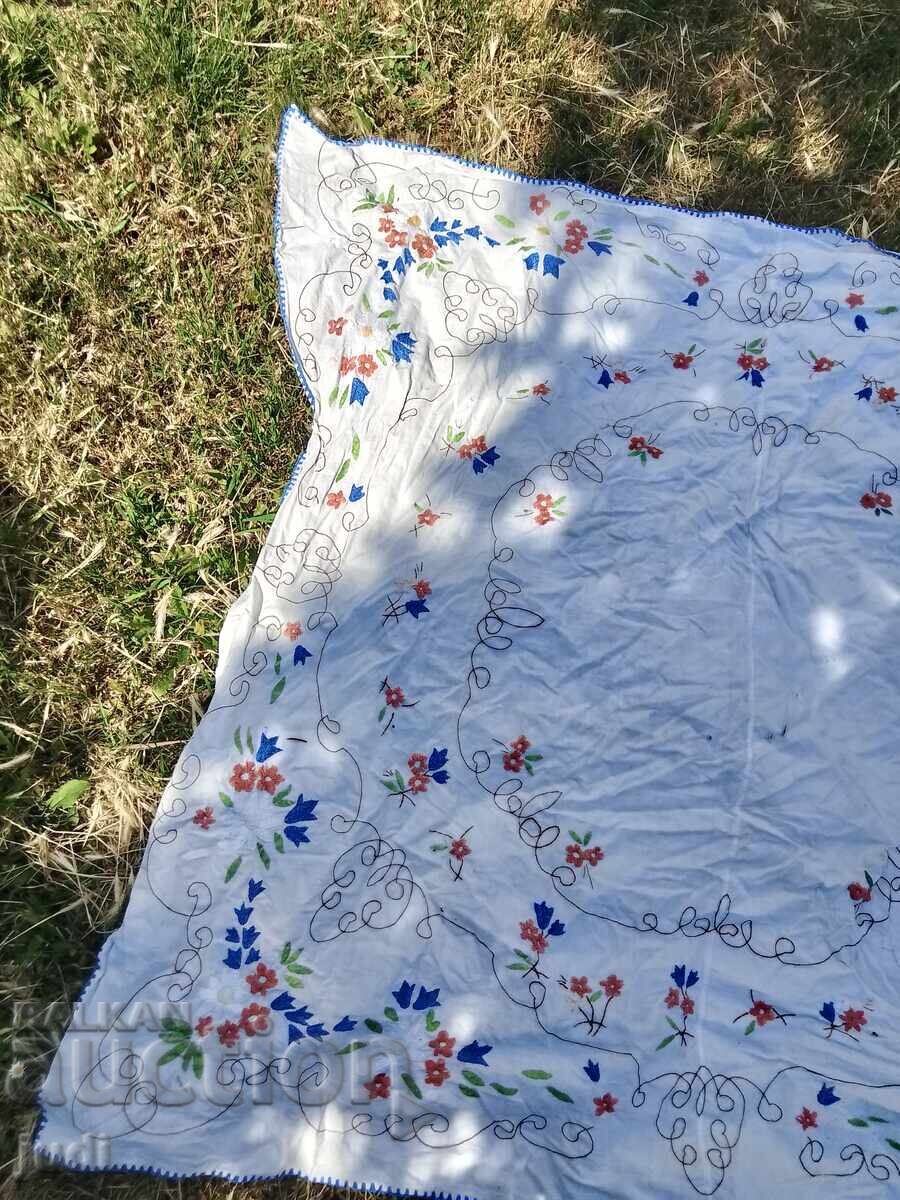 Δημοπρασία Τραπεζομάντηλο κεντήματος