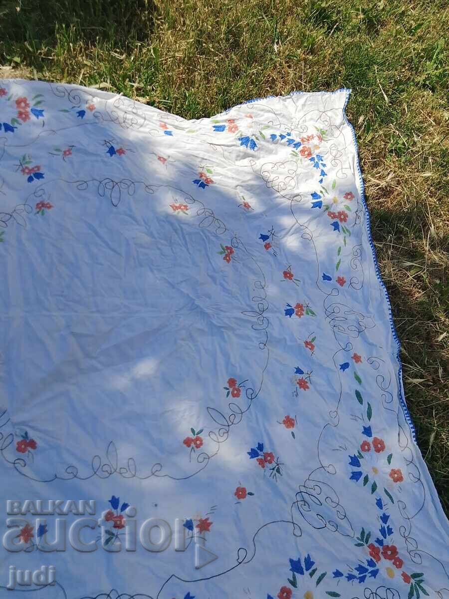 Παράδοση Τραπεζομάντηλο κεντήματος