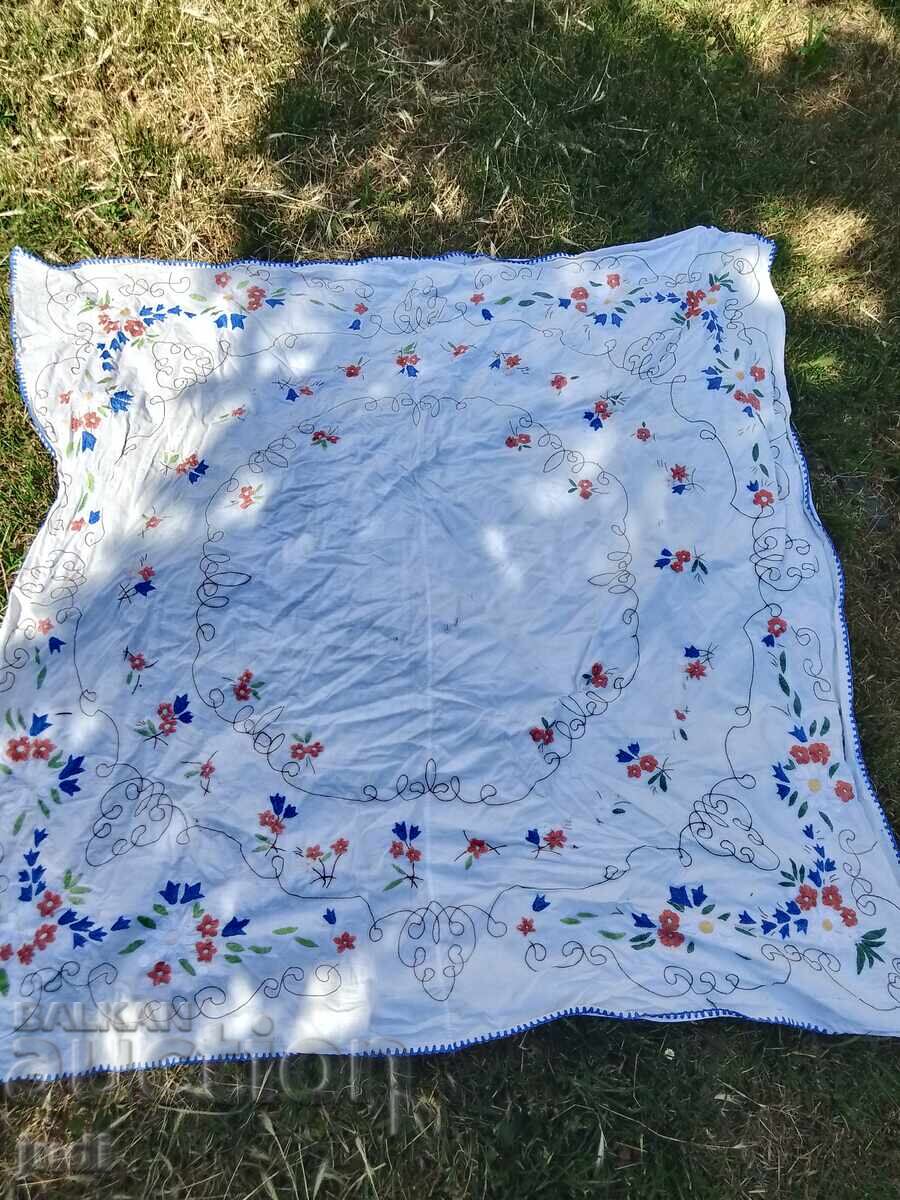 Τραπεζομάντηλο κεντήματος