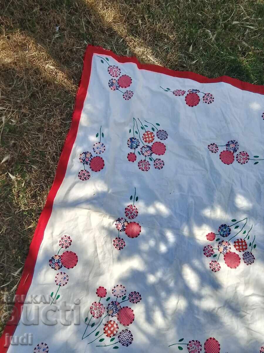 Livrarea Broderie mare fata de masa Livrarea Broderie mare fata de masa