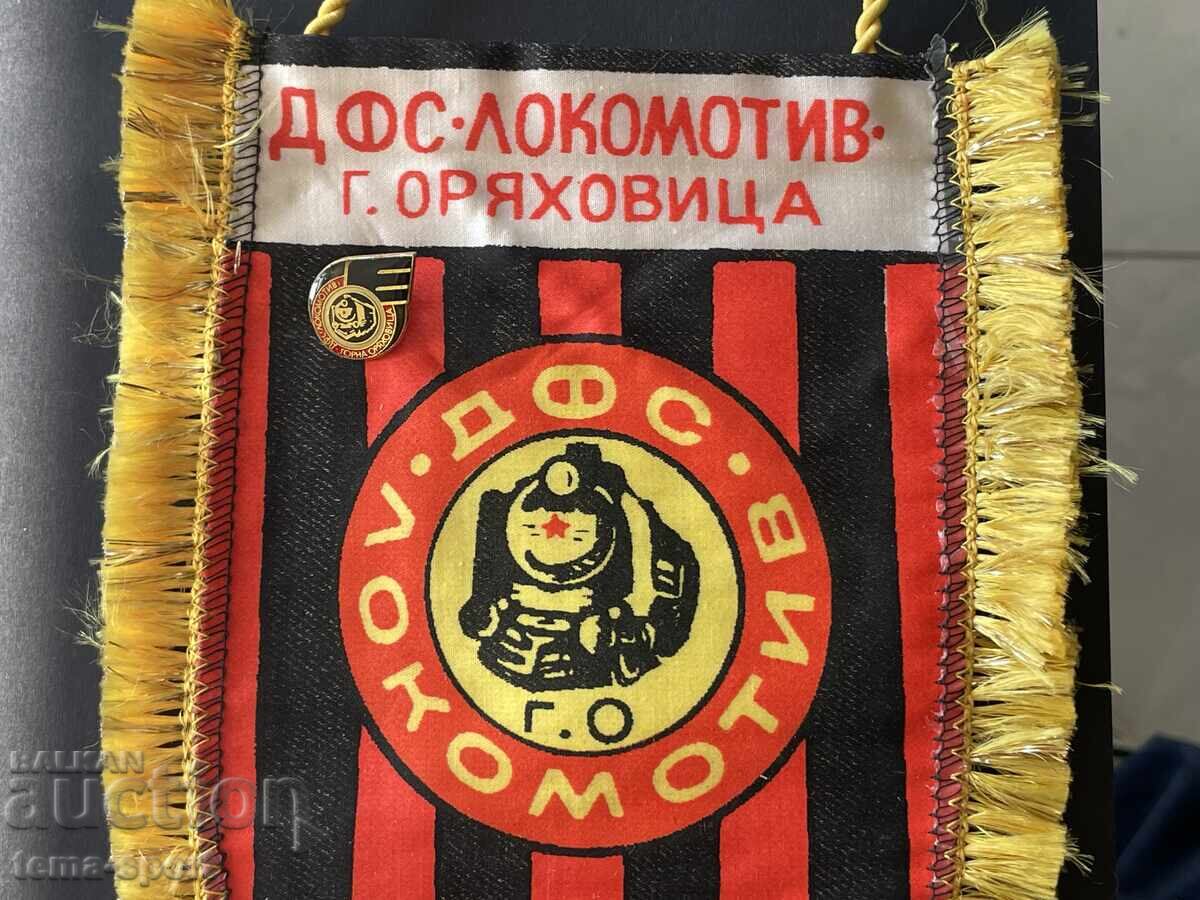 1623 Βουλγαρία σήμα και σημαιάκι ποδοσφαιρικού συλλόγου Λοκομοτίβ Γκόρνα Οριάχοβιτσα με τιμή 20.00 BGN | € 10.23