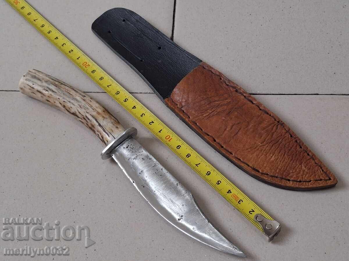 Μαχαίρι κυνηγιού με θήκη, λαβή από κέρατο με τιμή 88.00 BGN | € 44.99