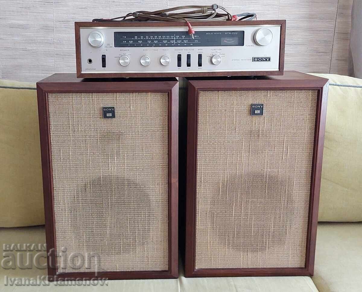 Vintage receiver and two speakers for connoisseurs