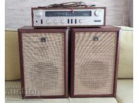Receptor vintage și două boxe pentru cunoscători