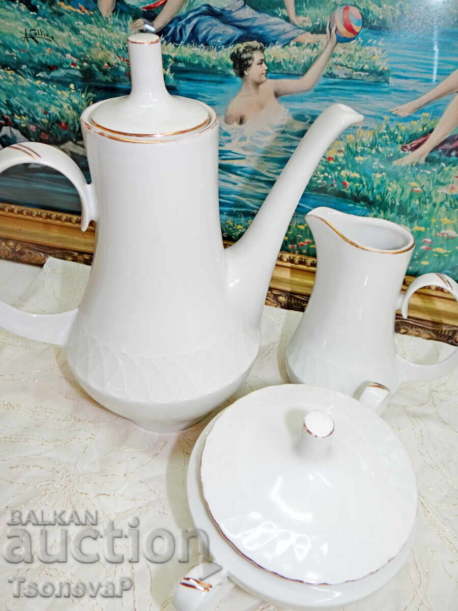 Аукцион Трио порцеланови бели съдове на "Изида" Аукцион Трио порцеланови бели съдове на "Изида"