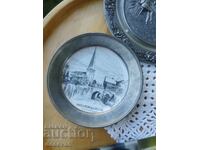 Farfurie de porțelan în ramă de staniu - 12 cm