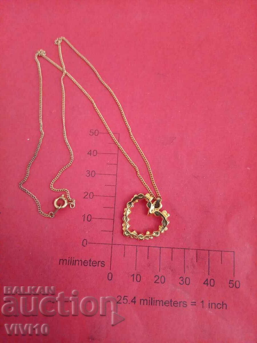 Colier vechi cu pietre cu preț € 10.00 | 19.56 BGN