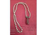 Αρχαίο κολιέ με φυσικά πετράδια