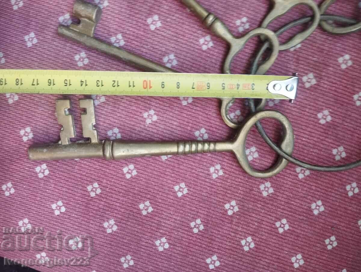 Set de chei vechi pentru decorațiuni cu preț 60.00 BGN | € 30.68