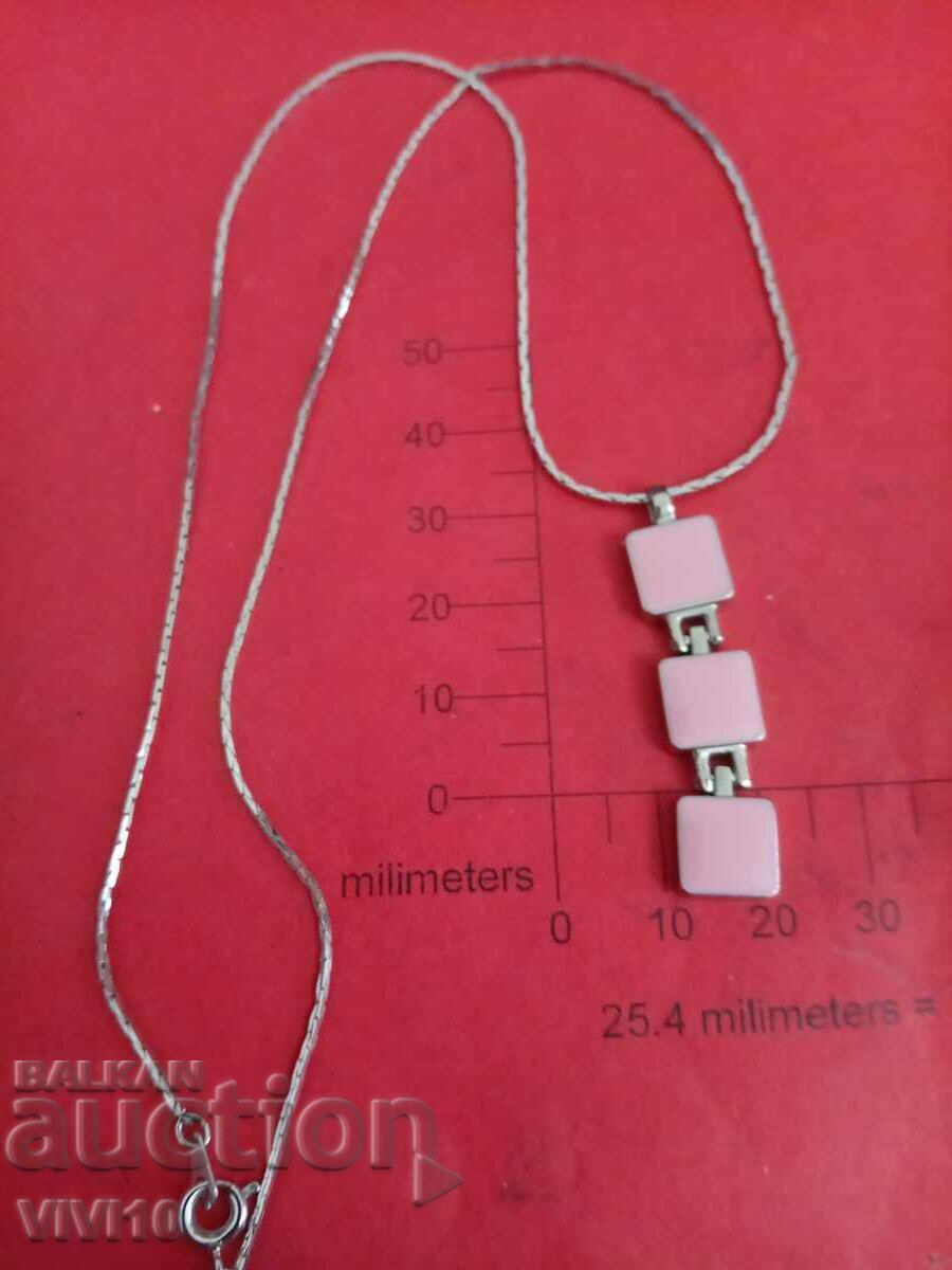 Αρχαίο κολιέ με σμάλτο