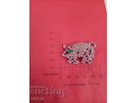 Старинна брошка с камъни