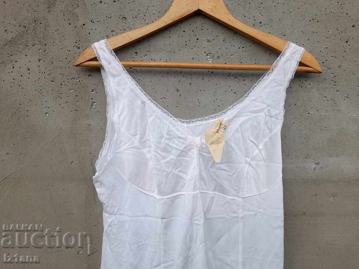 Ηλικιωμένες φόρμες με τιμή 22.00 BGN | € 11.25