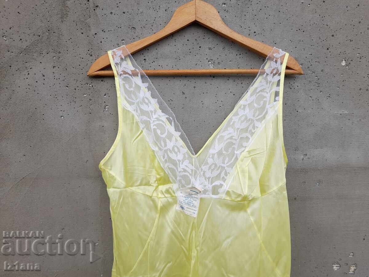 Ηλικιωμένες φόρμες με τιμή 22.00 BGN | € 11.25