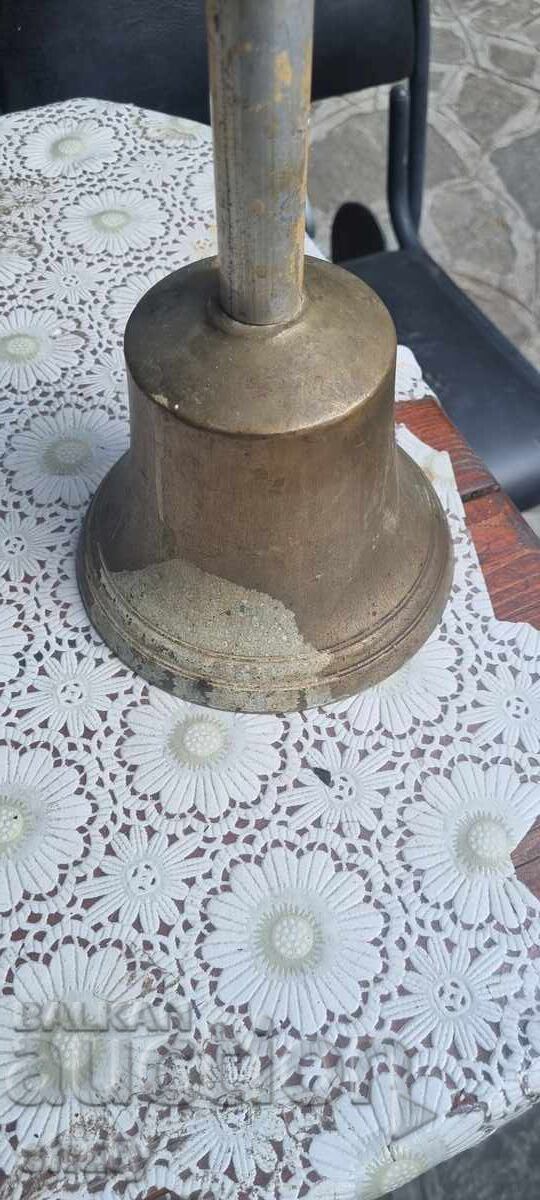 Доставка на Голяма бронзова камбана