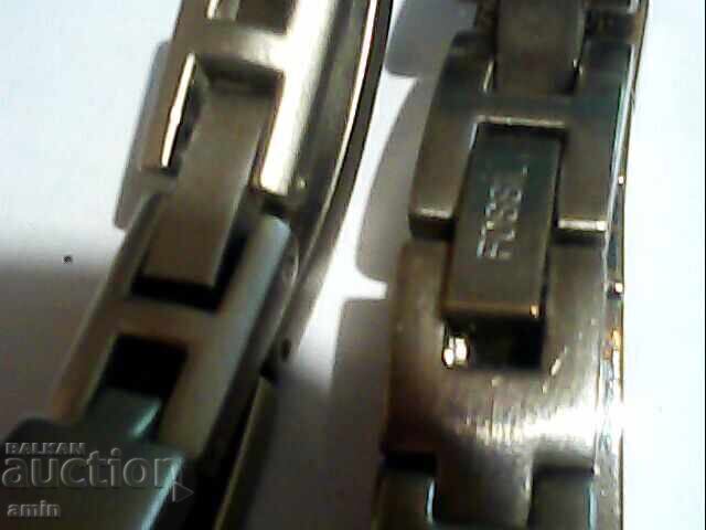 Παράδοση Παρτίδα 3τμχ. επώνυμα ρολόγια, λειτουργούν χωρίς μπαταρία Παράδοση Παρτίδα 3τμχ. επώνυμα ρολόγια, λειτουργούν χωρίς μπαταρία