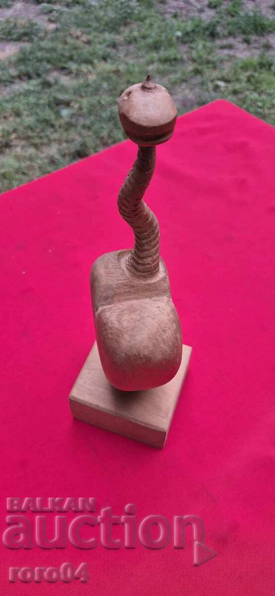 ΠΑΛΑΙΟ ΒΟΥΛΓΑΡΙΚΟ ΞΥΛΙΝΟ ΓΛΥΠΤΟ με τιμή 75.00 BGN | € 38.35