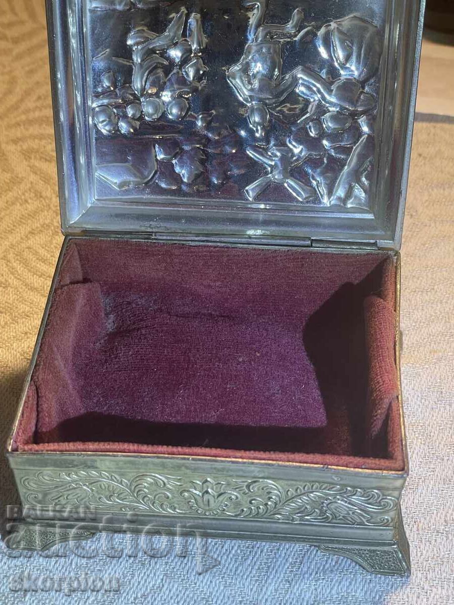 Cutie veche pentru bijuterii - 5