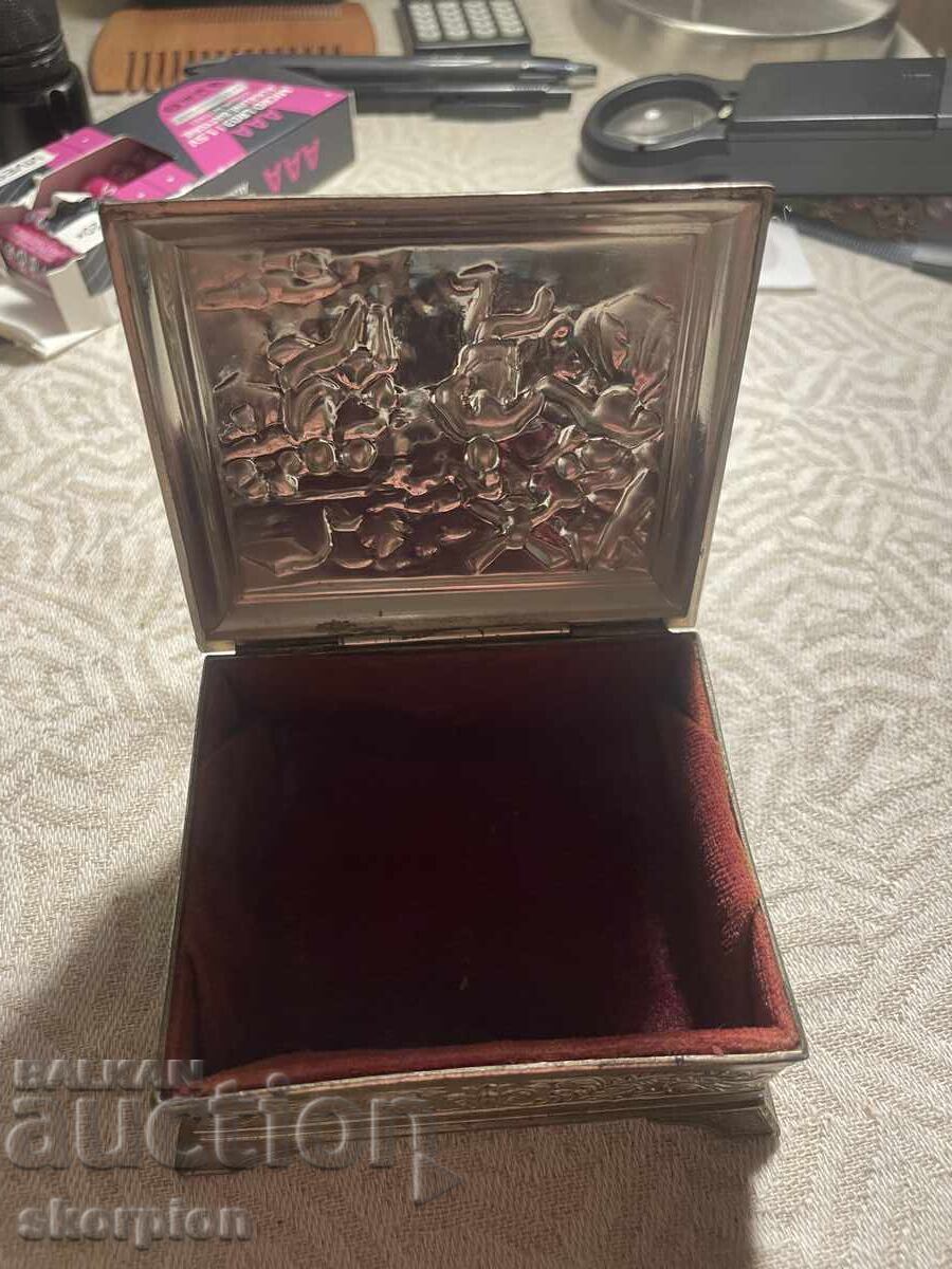 Cutie veche pentru bijuterii - 6