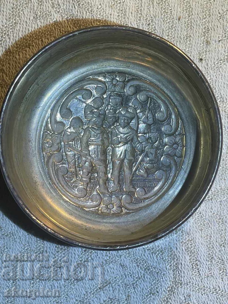 Capac vechi pentru borcan cu preț € 6.20 | 12.13 BGN