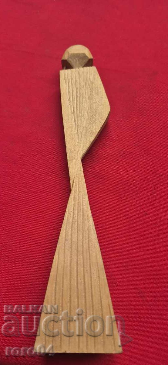 Δημοπρασία ΠΑΛΑΙΟ ΒΟΥΛΓΑΡΙΚΟ ΞΥΛΙΝΟ ΓΛΥΠΤΟ