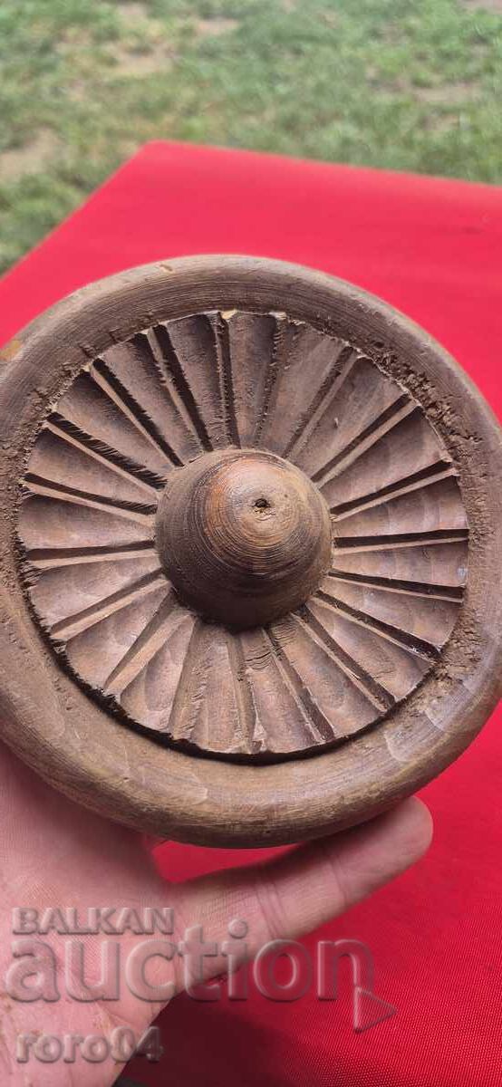 ΞΥΛΟΓΛΥΠΤΙΚΗ ΣΕ ΣΧΗΜΑ ΤΑΣΙ - ΞΥΛΙΝΟ ΔΙΑΚΟΣΜΗΤΙΚΟ με τιμή 27.00 BGN | € 13.80