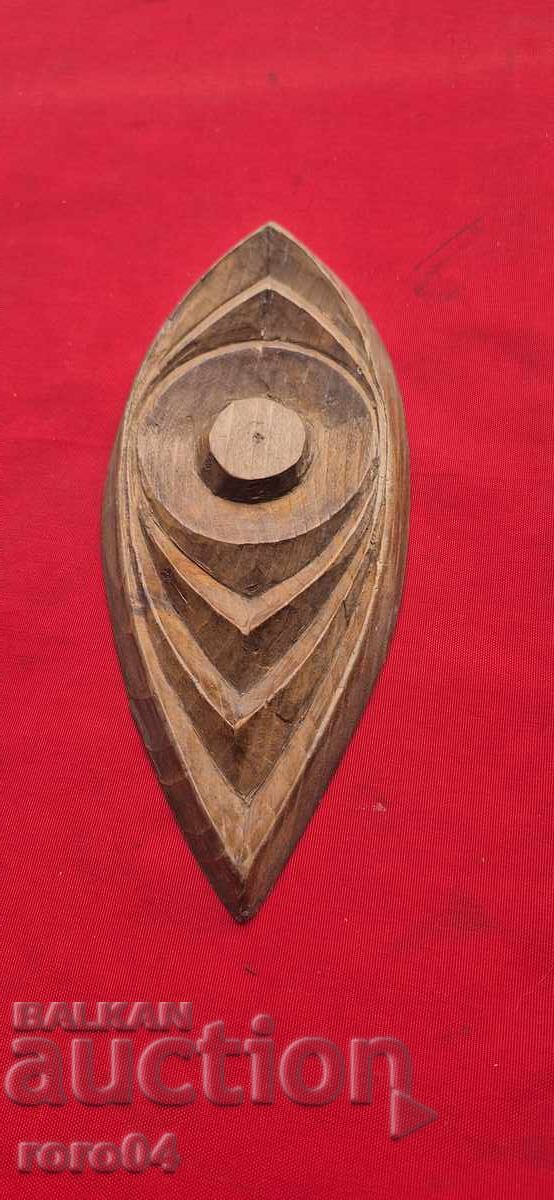 SCULPTURĂ DE PASTORAL - ORNAMENT DIN LEMN