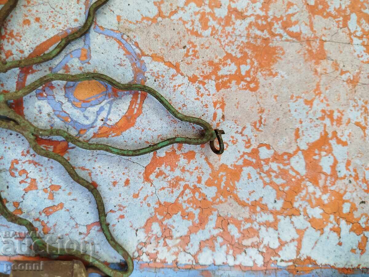 Аукцион Стари камбанки за порта