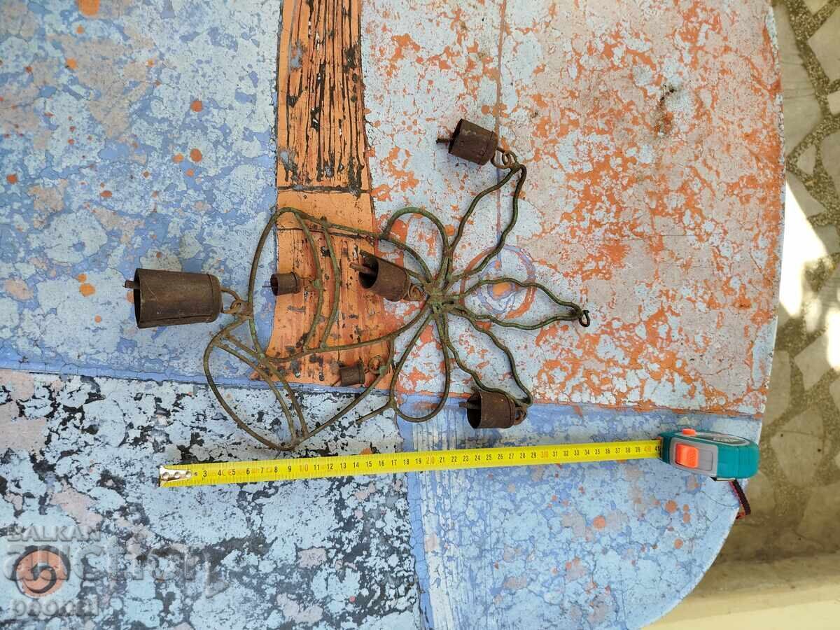 Стари камбанки за порта