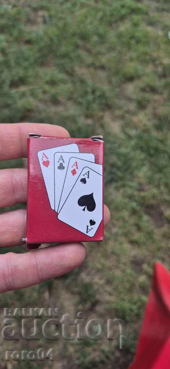 КАРТИ ЗА ИГРА - МИНЬОНИ - ОТЛИЧНИ - 7