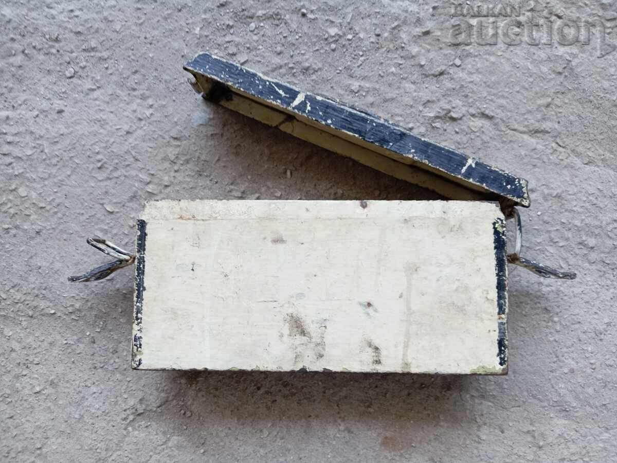 Auction  Ammo box from a filling machine bdk 44 MG 34 42 WW2 WWII AMMO BOX