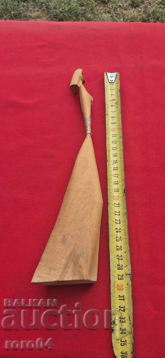 SCULPTURĂ VECHE DIN LEMN BULGĂREASCĂ cu preț 47.00 BGN | € 24.03 SCULPTURĂ VECHE DIN LEMN BULGĂREASCĂ cu preț 47.00 BGN | € 24.03