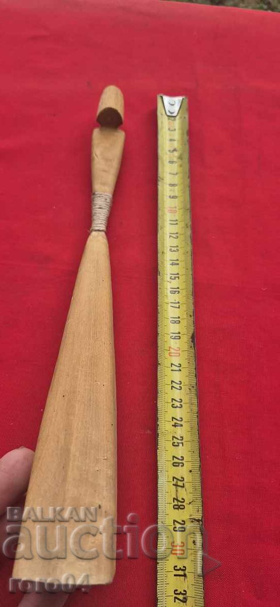 Licitație SCULPTURĂ VECHE DIN LEMN BULGĂREASCĂ Licitație SCULPTURĂ VECHE DIN LEMN BULGĂREASCĂ