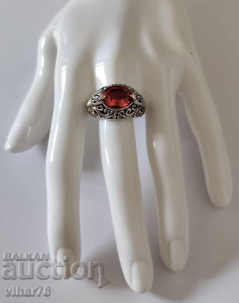 Παράδοση Πολύ όμορφο ασημένιο δαχτυλίδι