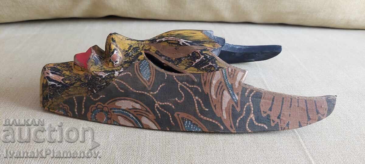 Delivery of Woodcarving for connoisseurs