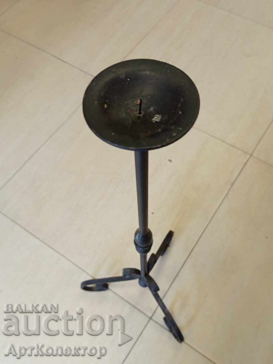 Свещник висок Стар ковано желязо с цена 50.00 лв. | € 25.56