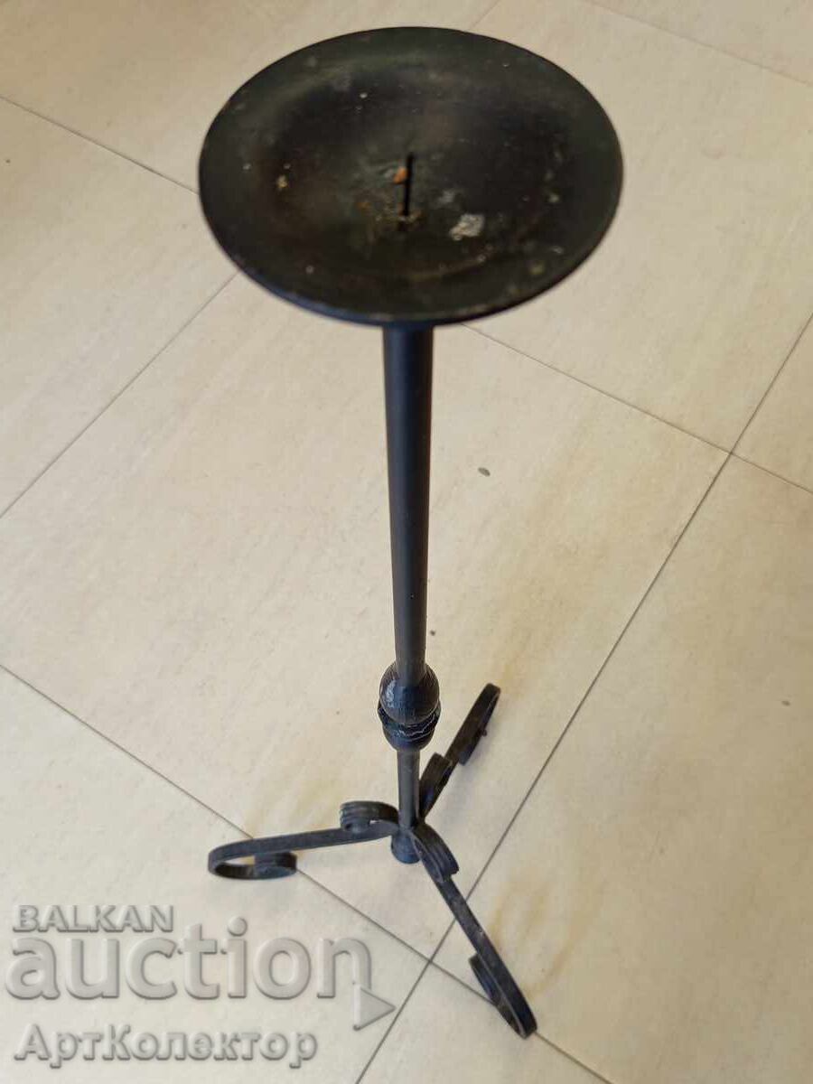 Licitație Sfeșnic înalt Vechi fier forjat Licitație Sfeșnic înalt Vechi fier forjat